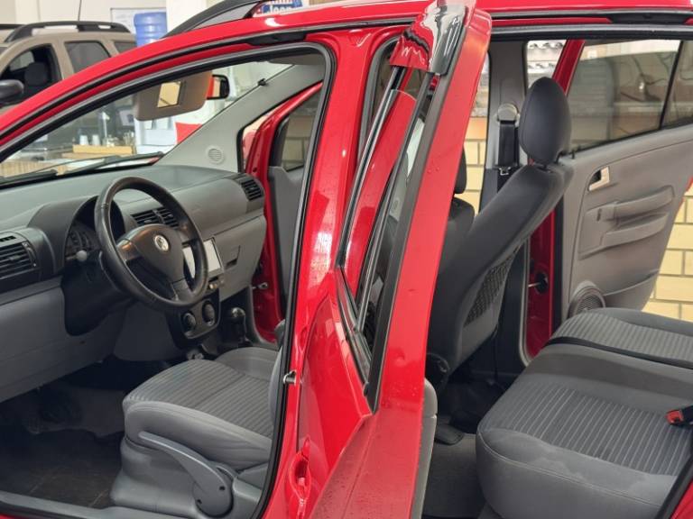 VOLKSWAGEN - SPACEFOX - 2007/2007 - Vermelha - R$ 33.900,00