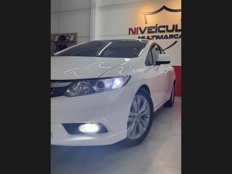 HONDA - CIVIC - 2013/2014 - Branca - R$ 69.900,00