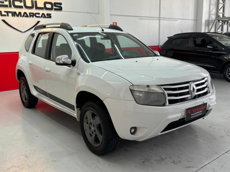 RENAULT - DUSTER - 2013/2014 - Branca - R$ 52.900,00