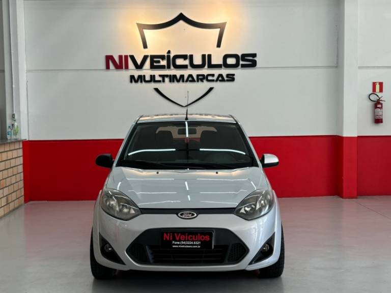 FORD - FIESTA - 2013/2014 - Prata - R$ 36.900,00