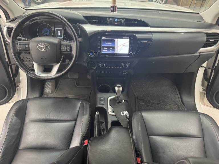 TOYOTA - HILUX - 2019/2020 - Branca - R$ 199.900,00
