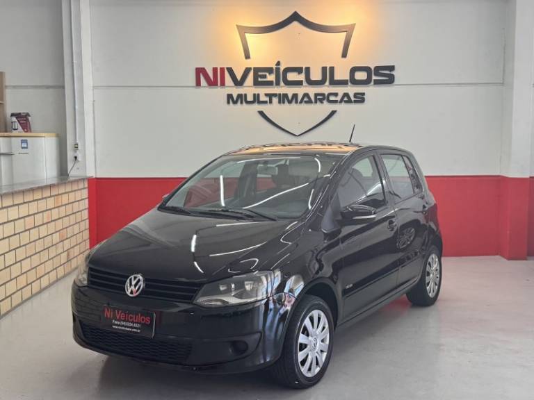 VOLKSWAGEN - FOX - 2010/2011 - Preta - R$ 32.900,00