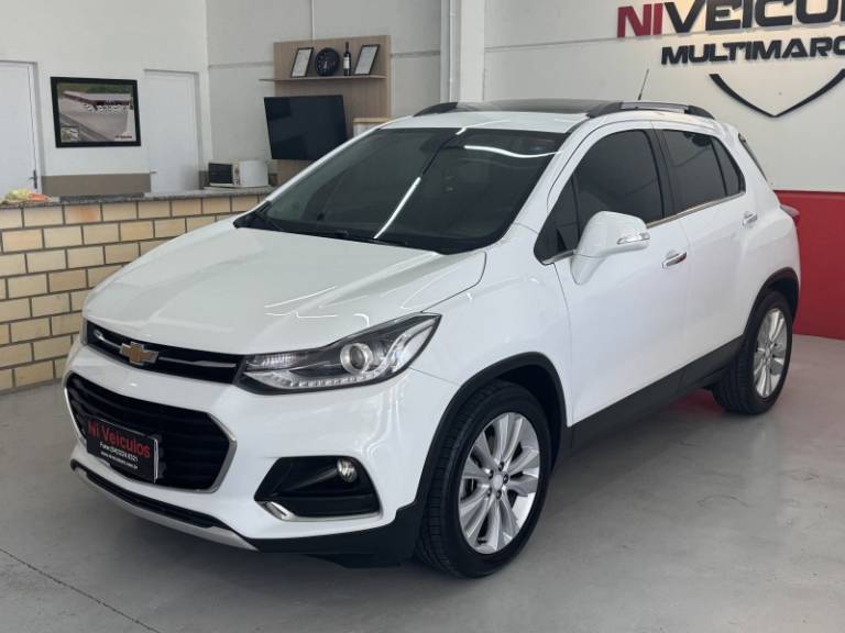 CHEVROLET - TRACKER - 2018/2018 - Branca - R$ 89.900,00