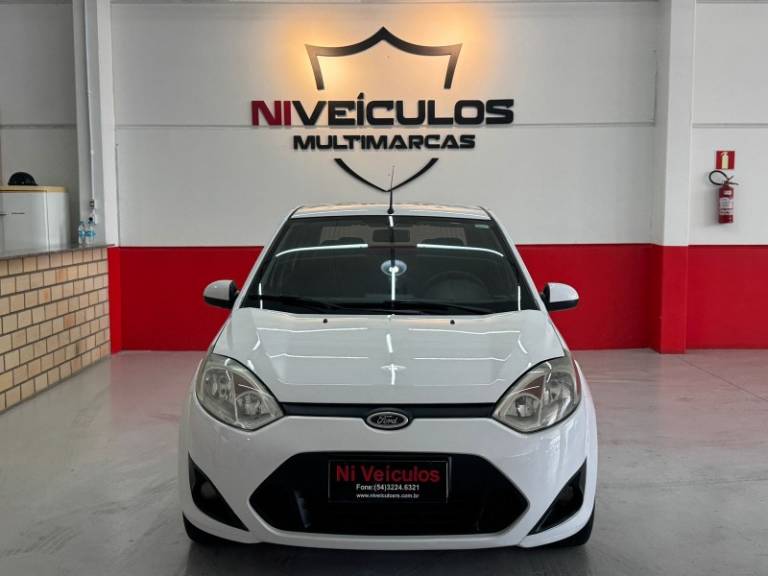 FORD - FIESTA - 2014/2014 - Branca - R$ 37.900,00