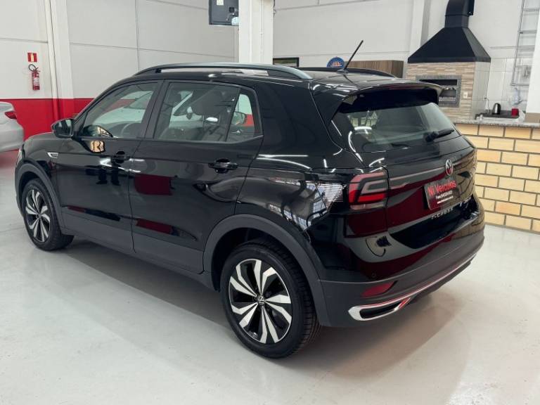 VOLKSWAGEN - T-CROSS - 2022/2023 - Preta - R$ 114.900,00