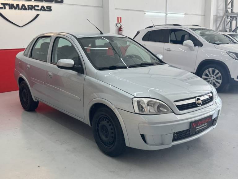 CHEVROLET - CORSA - 2009/2009 - Prata - R$ 30.900,00