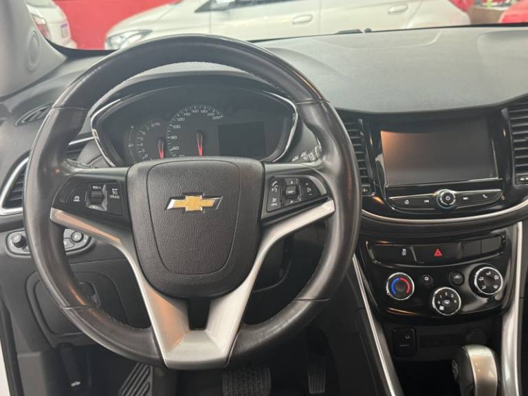 CHEVROLET - TRACKER - 2018/2018 - Branca - R$ 89.900,00