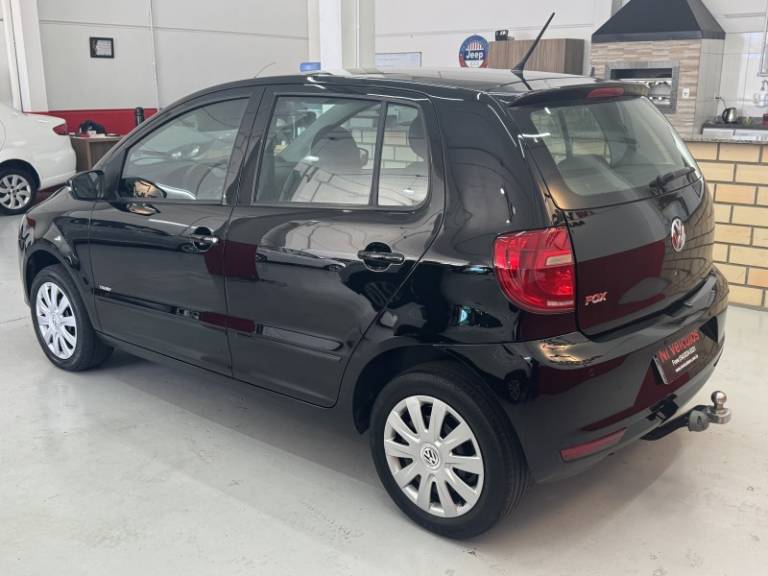 VOLKSWAGEN - FOX - 2010/2011 - Preta - R$ 32.900,00