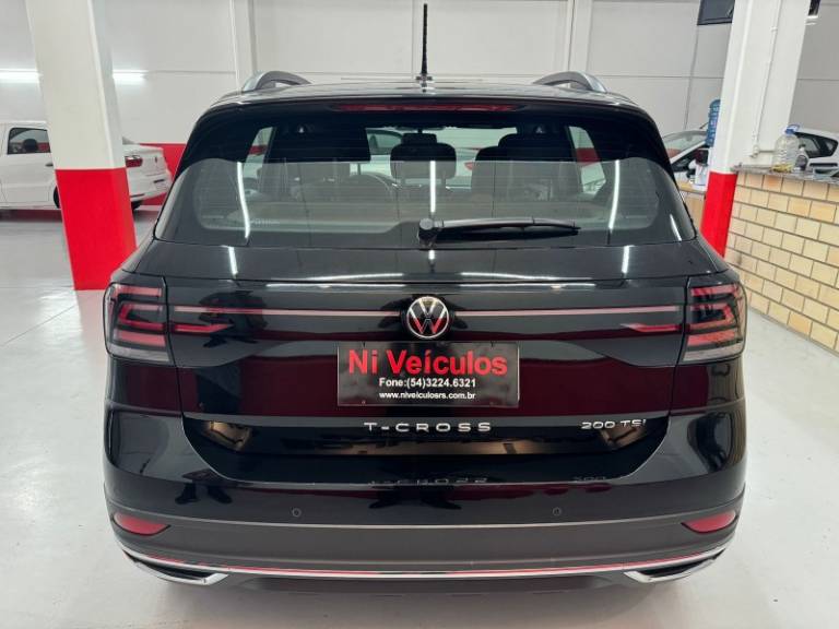 VOLKSWAGEN - T-CROSS - 2022/2023 - Preta - R$ 114.900,00