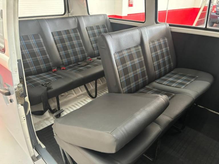 VOLKSWAGEN - KOMBI - 2014/2014 - Branca - R$ 64.900,00