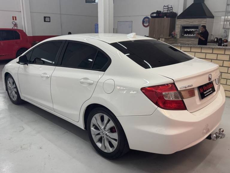 HONDA - CIVIC - 2013/2014 - Branca - R$ 69.900,00