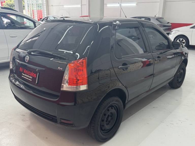 FIAT - PALIO - 2006/2007 - Preta - R$ 25.900,00