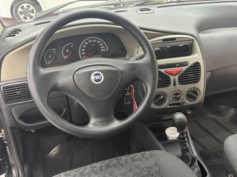 FIAT - PALIO - 2006/2007 - Preta - R$ 25.900,00