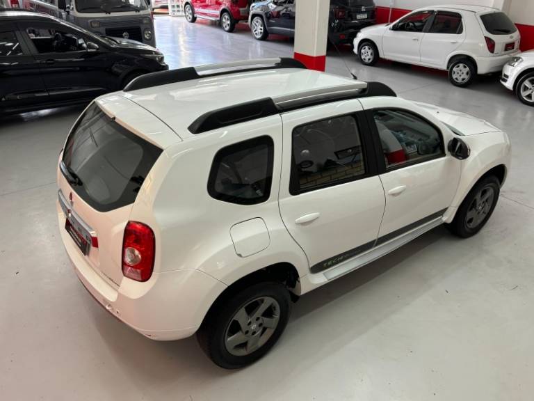 RENAULT - DUSTER - 2013/2014 - Branca - R$ 52.900,00