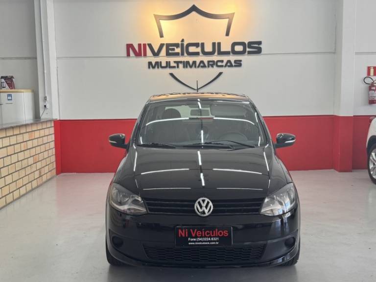 VOLKSWAGEN - FOX - 2010/2011 - Preta - R$ 32.900,00