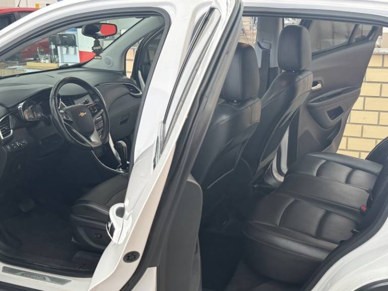 CHEVROLET - TRACKER - 2018/2018 - Branca - R$ 89.900,00