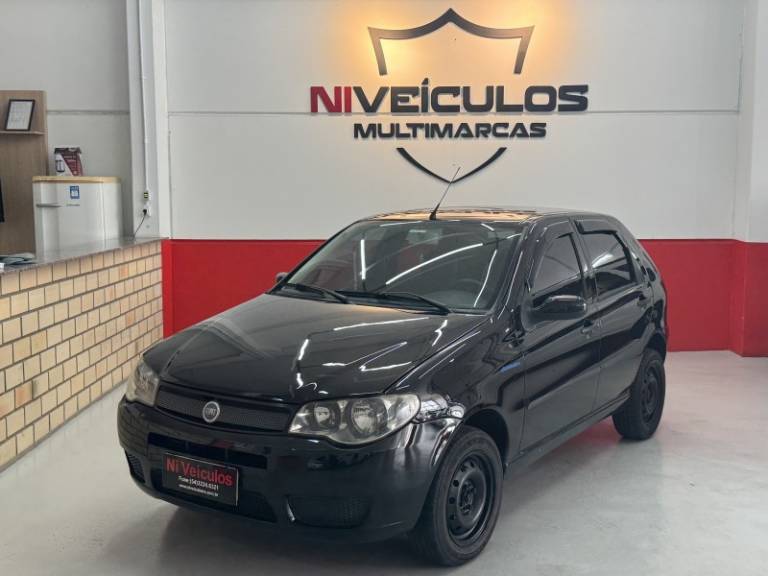 FIAT - PALIO - 2006/2007 - Preta - R$ 25.900,00