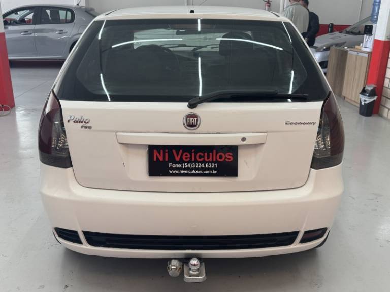 FIAT - PALIO - 2010/2011 - Branca - R$ 28.900,00