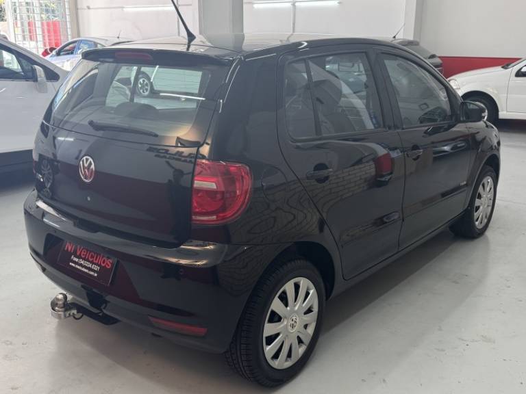 VOLKSWAGEN - FOX - 2010/2011 - Preta - R$ 32.900,00