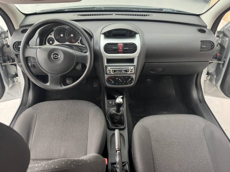 CHEVROLET - CORSA - 2009/2009 - Prata - R$ 30.900,00