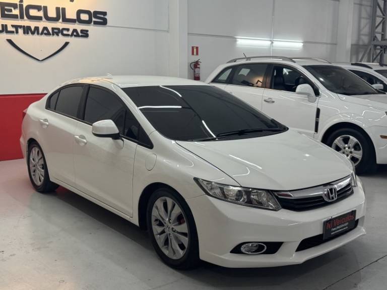 HONDA - CIVIC - 2013/2014 - Branca - R$ 69.900,00