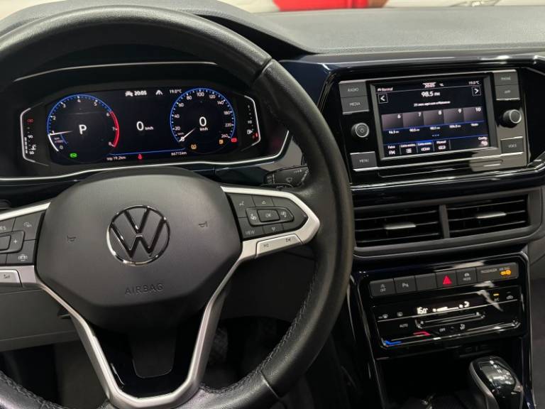 VOLKSWAGEN - T-CROSS - 2022/2023 - Preta - R$ 114.900,00