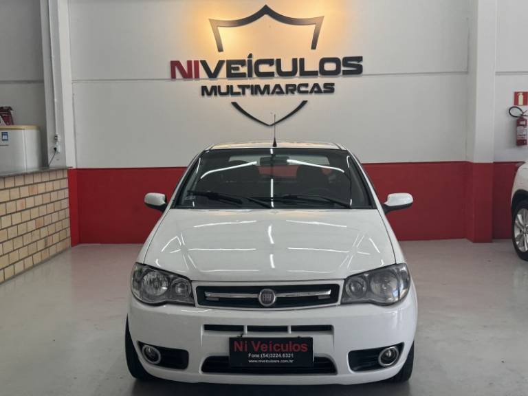 FIAT - PALIO - 2010/2011 - Branca - R$ 28.900,00