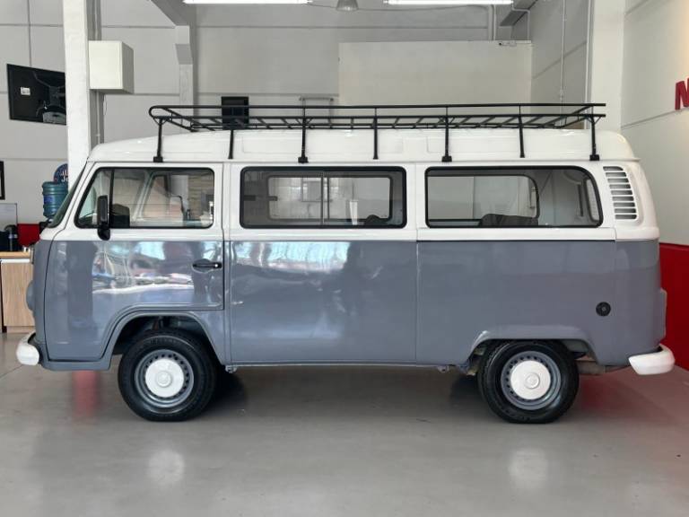VOLKSWAGEN - KOMBI - 2014/2014 - Branca - R$ 64.900,00
