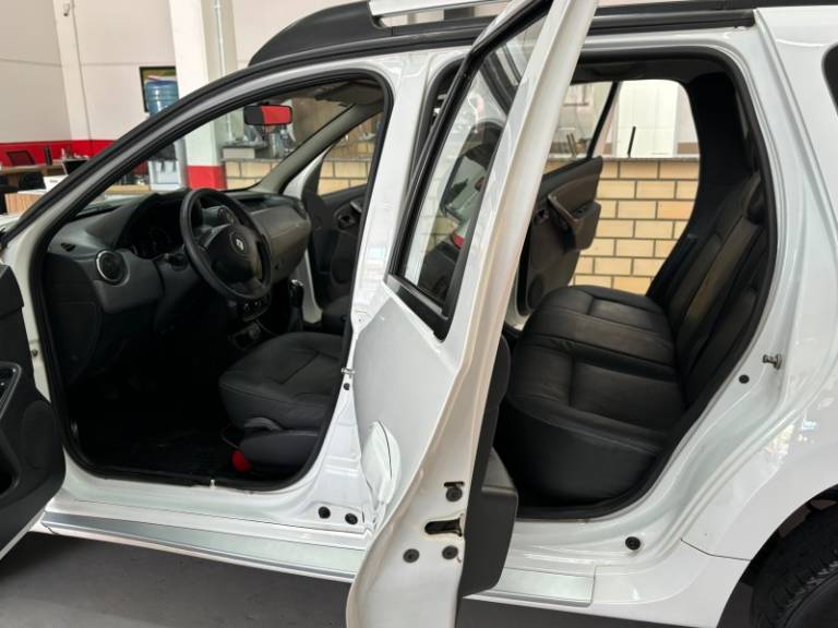 RENAULT - DUSTER - 2013/2014 - Branca - R$ 52.900,00