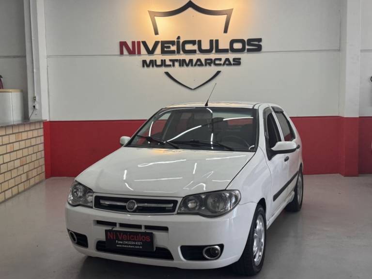 FIAT - PALIO - 2010/2011 - Branca - R$ 28.900,00